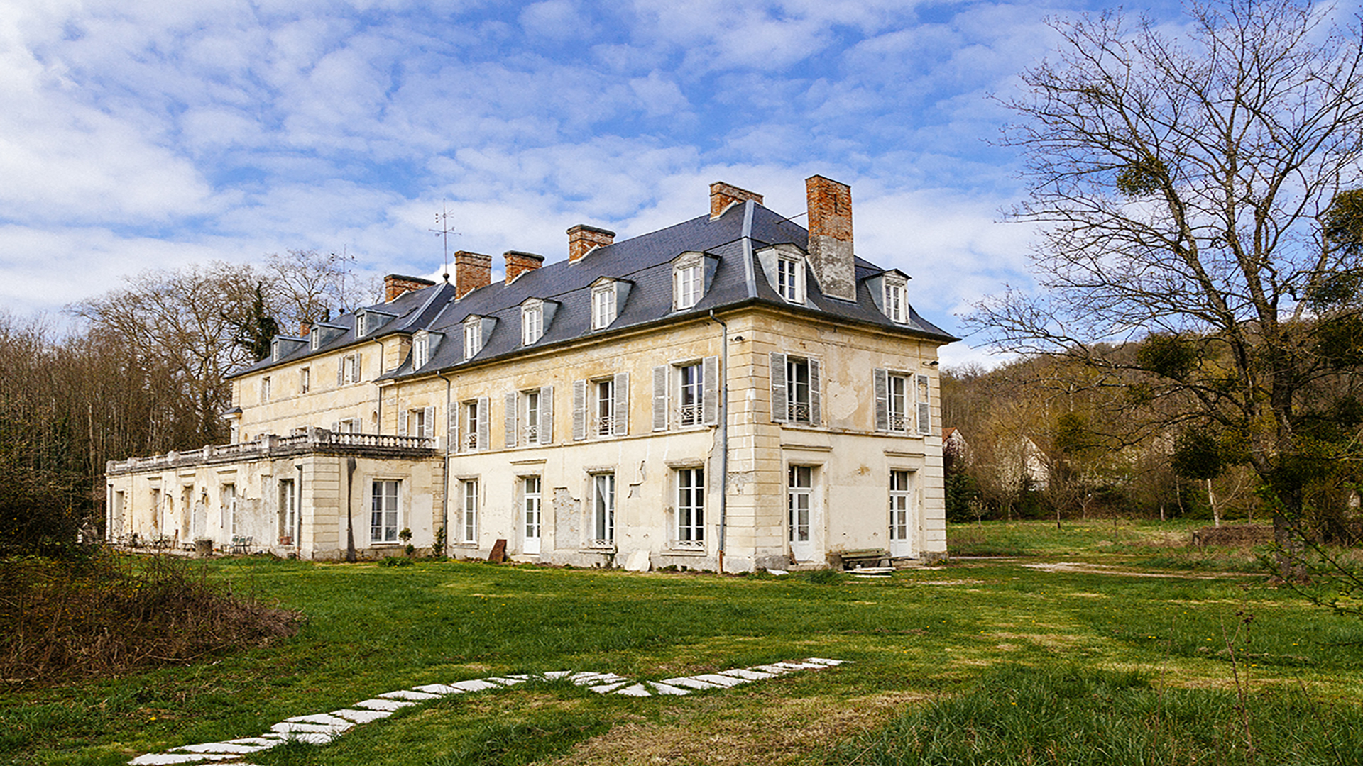 Chateau-exterieur-1200px